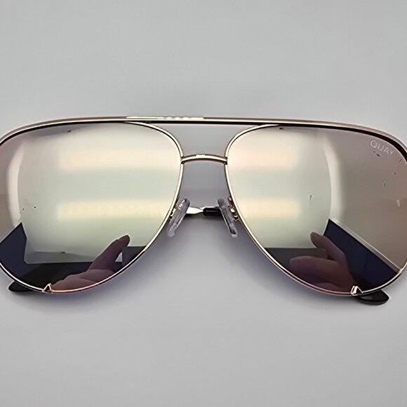 Quay Australia High Key Gold Frame Gold Mirror Lens Oversized Aviator Sunglasses - Picture 14 of 16